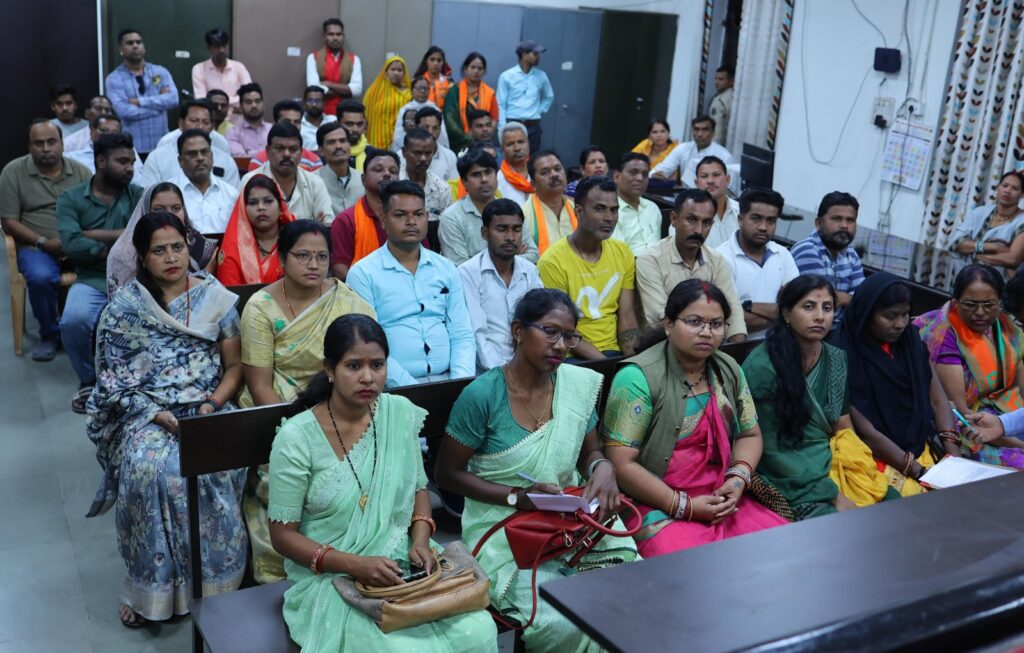 नगर पालिक निगम: निर्वाचन लडऩे वाले अभ्यर्थियों को आदर्श आचार संहिता की दी गई जानकारी 2 IMG 20250131 WA0010