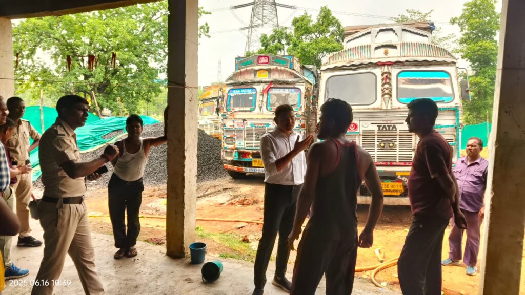 बाकारुमा में कई वर्षों से चल रहा परल कोक का कारोबार 2 IMG 20250616 WA0006