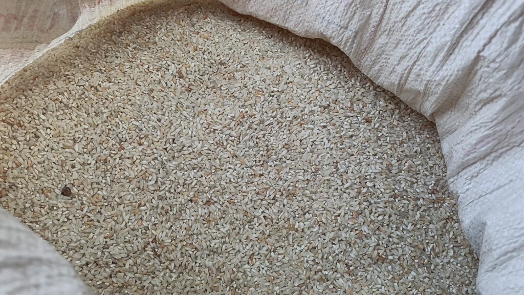 तीन माह का एक साथ राशन वितरण, चढ़ रहा भ्रष्टाचार का भेंट 3 IMG 20250622 WA0010