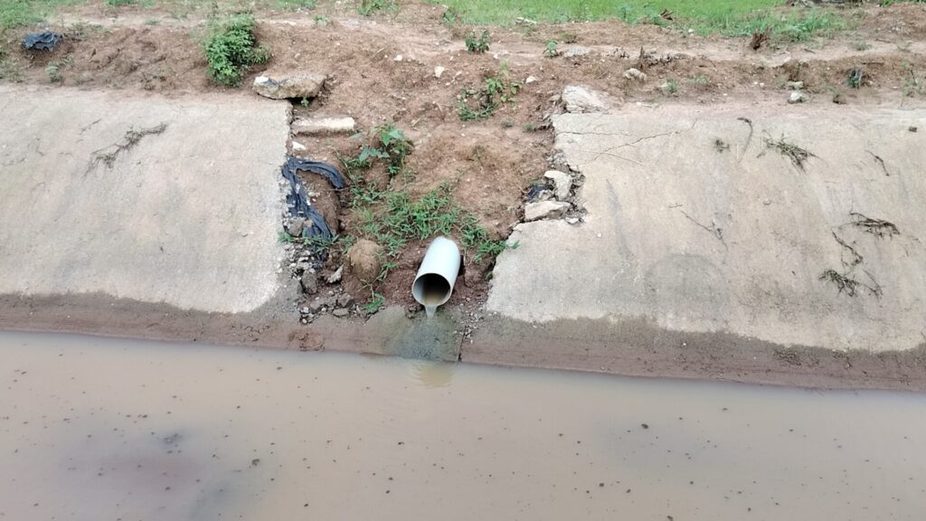 कुमरता जलाशय के शीर्ष एवं नहरों का रिमॉडलिंग एवं लाइनिंग कार्य चढ़ रहा भ्रष्टाचार का भेंट 2 IMG20250718161712 01