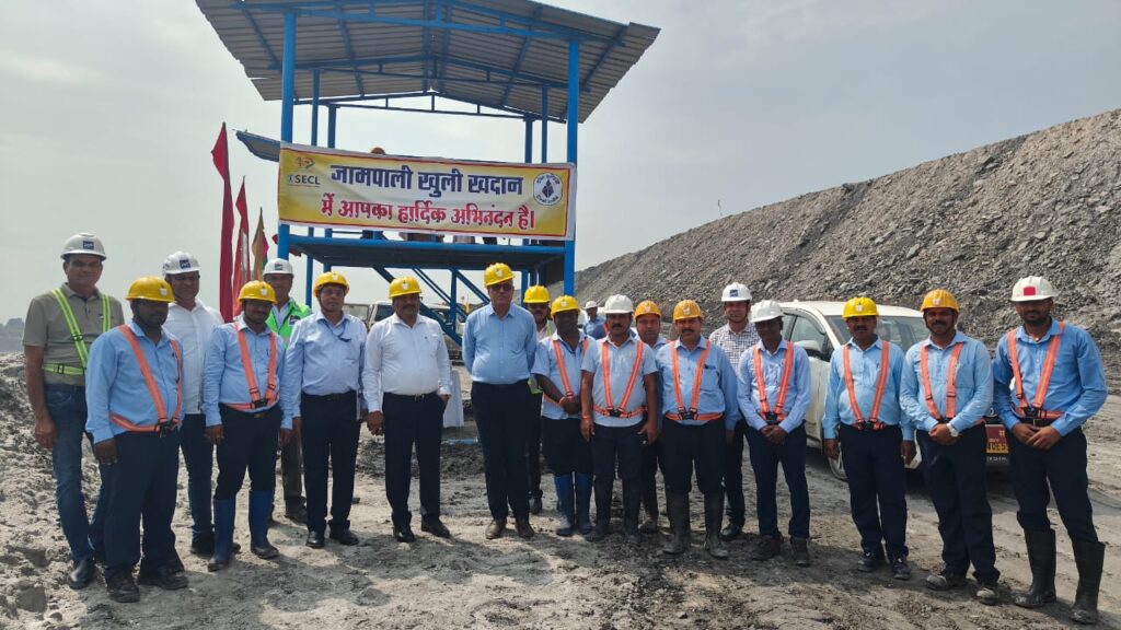 नये निदेशक तकनीकी योजना एवं परियोजना ने किया निरीक्षण 3 IMG 20250906 WA0010