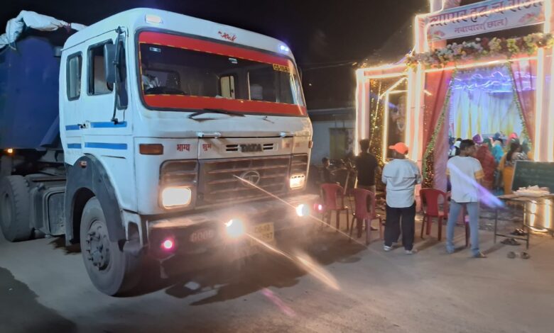 भारी वाहनों को अब छाल पुलिस का भय नहीं, नो एंट्री में घुस रही गाड़िया 1 IMG 20250906 WA0050