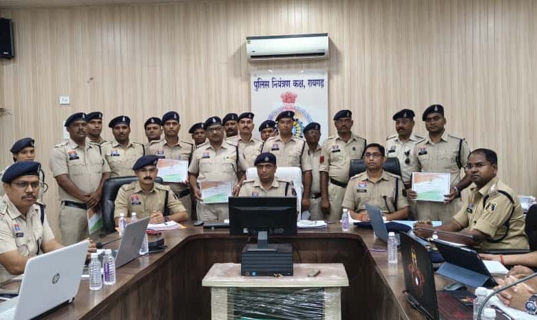 पुलिस अधीक्षक ने की अपराध समीक्षा बैठक।। छाल क्षेत्र में चल रहा जुआ और डीजल की चोरी पर कब मिलेगी सफलता।। 1 IMG 20250909 WA0045