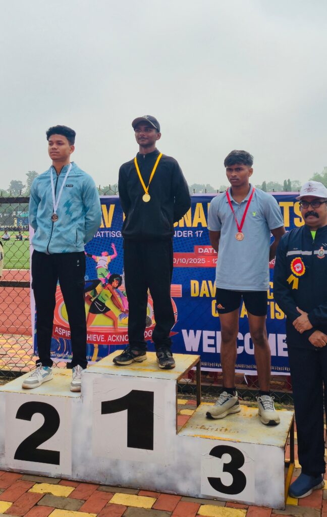 छाल का बेटा को मिला गोल्ड मेडल 2 IMG 20251012 WA0017 1