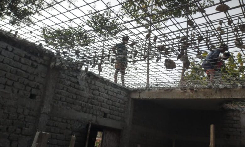 धरमजयगढ़ में भ्रष्ट निर्माण पर प्रशासन का हथौड़ा: आंगनबाड़ी की घटिया छत जमींदोज 1 IMG 20260324 WA0026