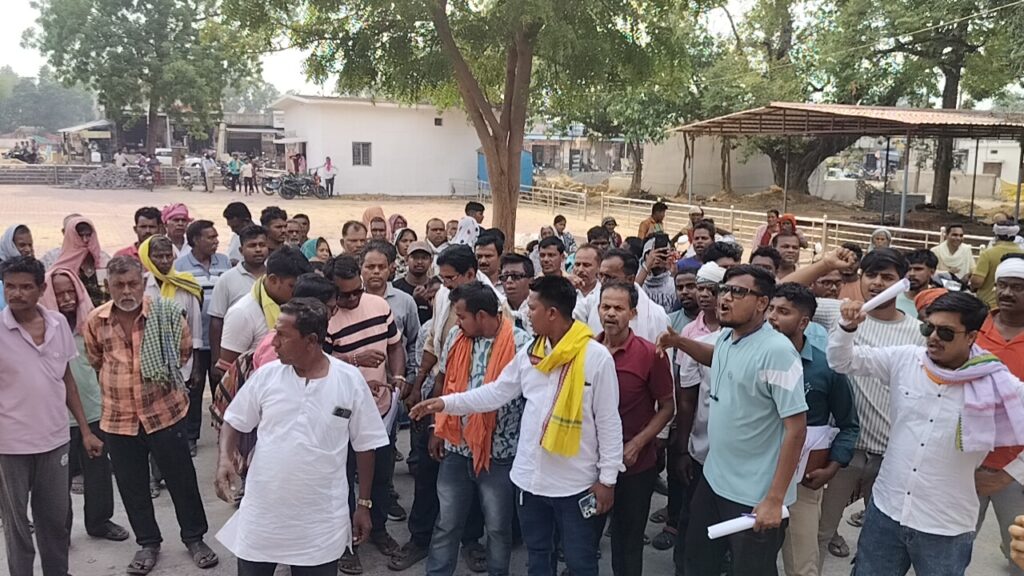 धरमजयगढ़ में KPCL कोयला खदान के खिलाफ उबाल, सैकड़ों ग्रामीणों ने दर्ज कराई आपत्ति 2 1007234494